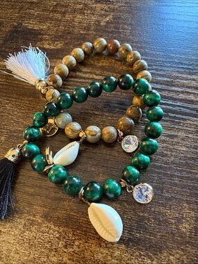 Colombian Emeralds International Green and Brown Bead/Shell Charm Bracelet Set